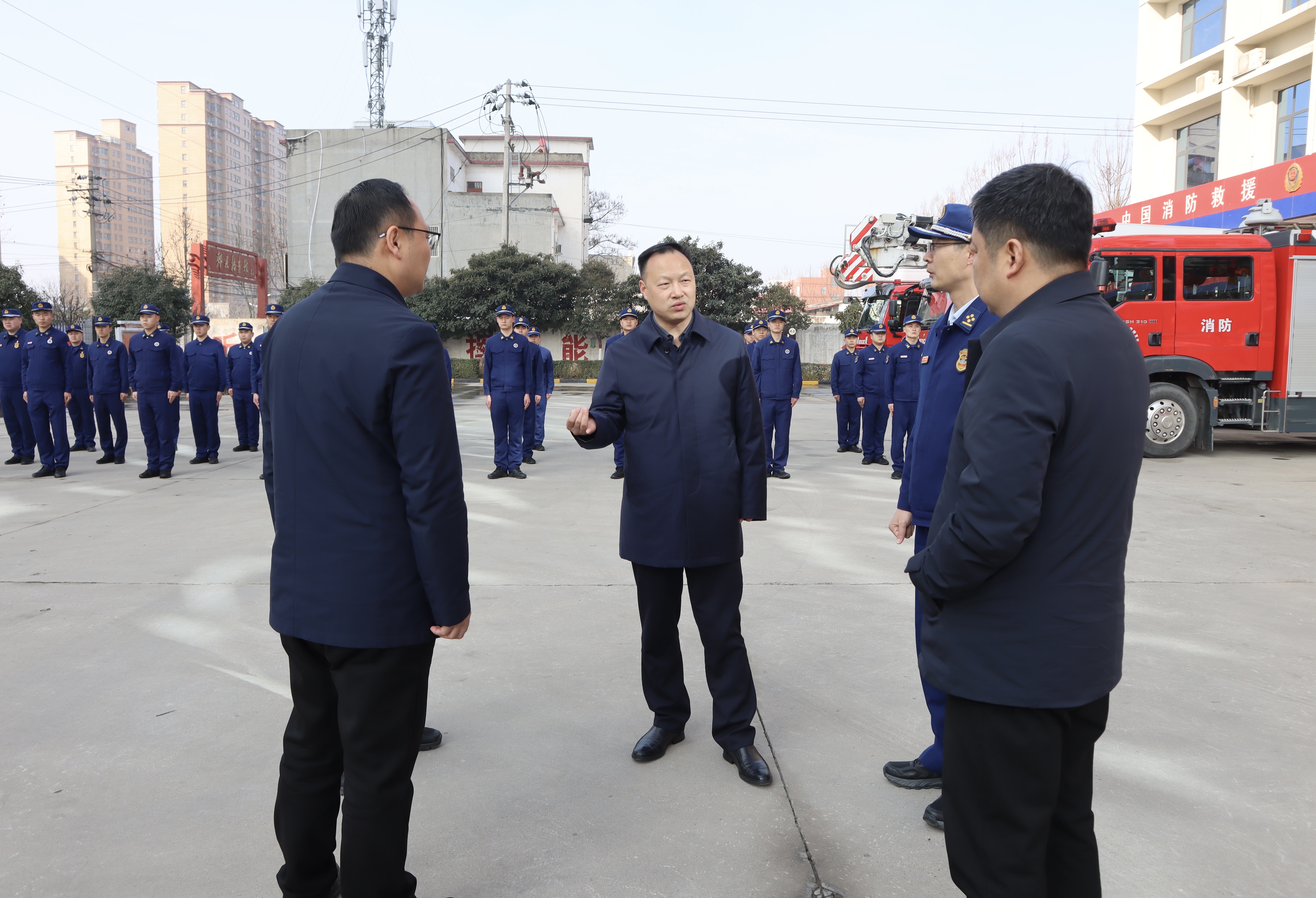 2月9日王景育節前看望慰問(wèn)一線(xiàn)職工 (1).jpg